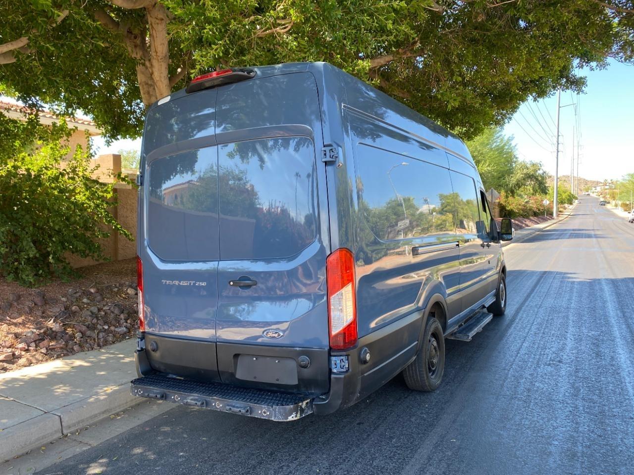 Ford Transit 250 Van High Roof w/Sliding Pass. 148-in. WB EL 2019