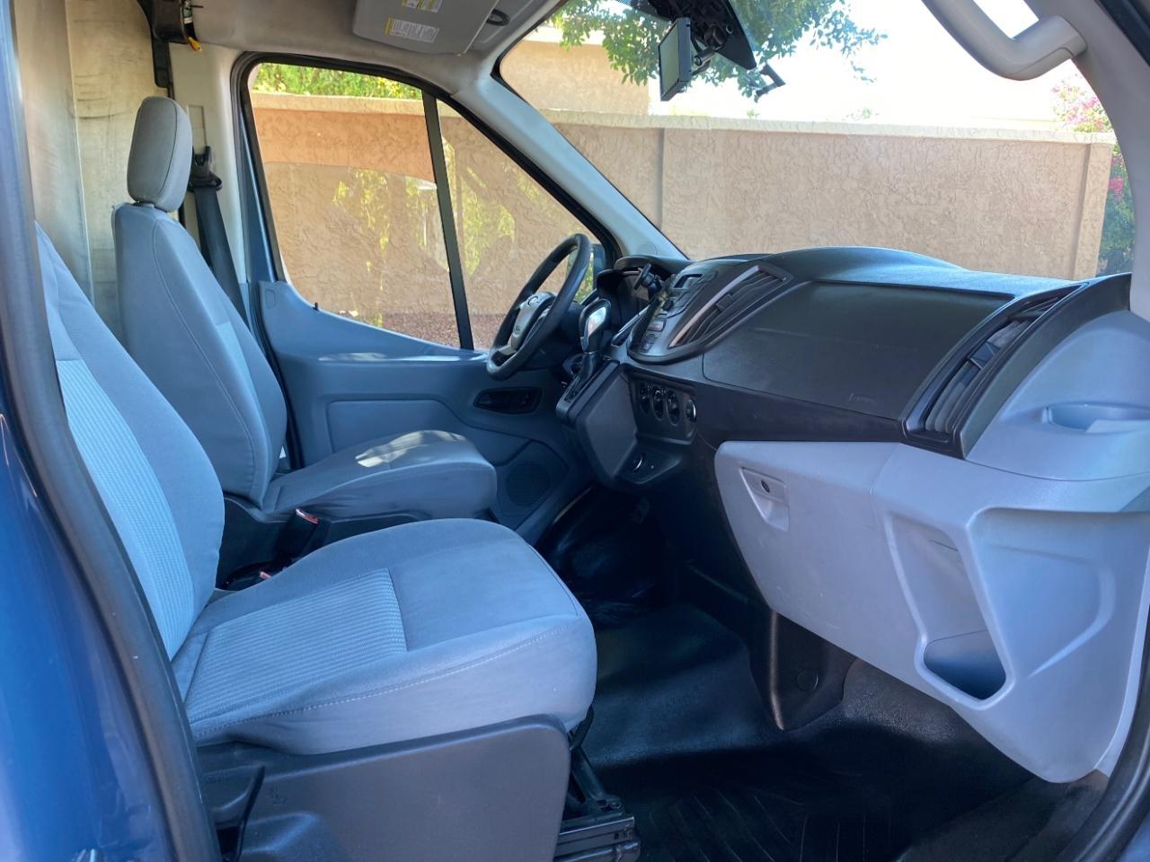 Ford Transit 250 Van High Roof w/Sliding Pass. 148-in. WB EL 2019