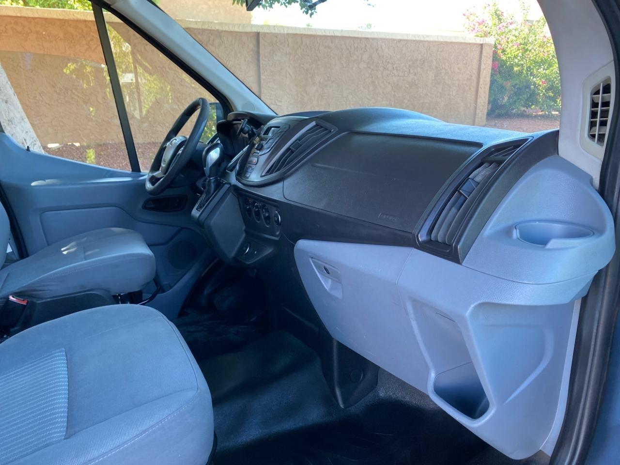 Ford Transit 250 Van High Roof w/Sliding Pass. 148-in. WB EL 2019