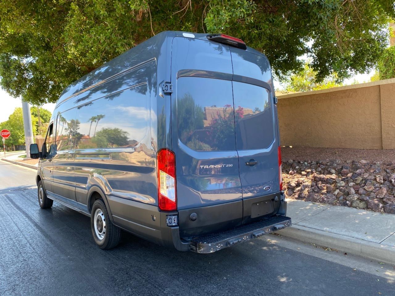 Ford Transit 250 Van High Roof w/Sliding Pass. 148-in. WB EL 2019