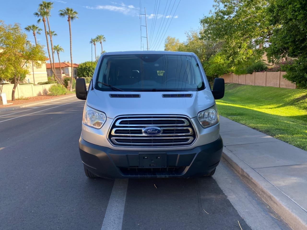 Ford Transit 350 Wagon Low Roof XLT w/Sliding Pass. 148-in. WB 2017