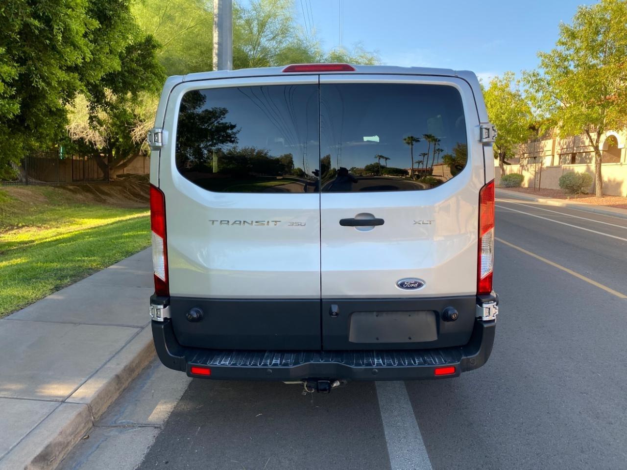 Ford Transit 350 Wagon Low Roof XLT w/Sliding Pass. 148-in. WB 2017