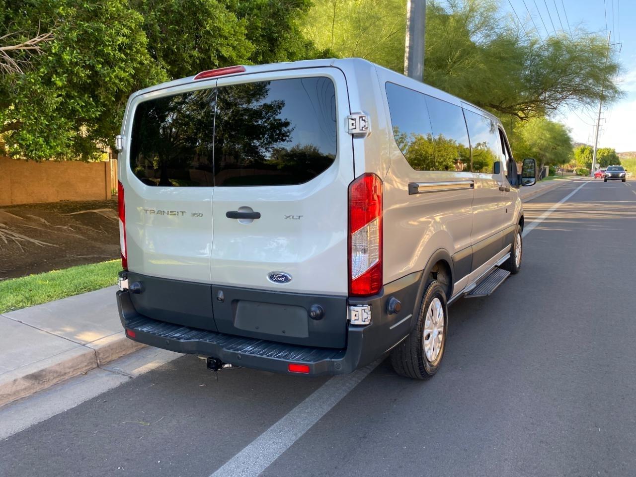 Ford Transit 350 Wagon Low Roof XLT w/Sliding Pass. 148-in. WB 2017