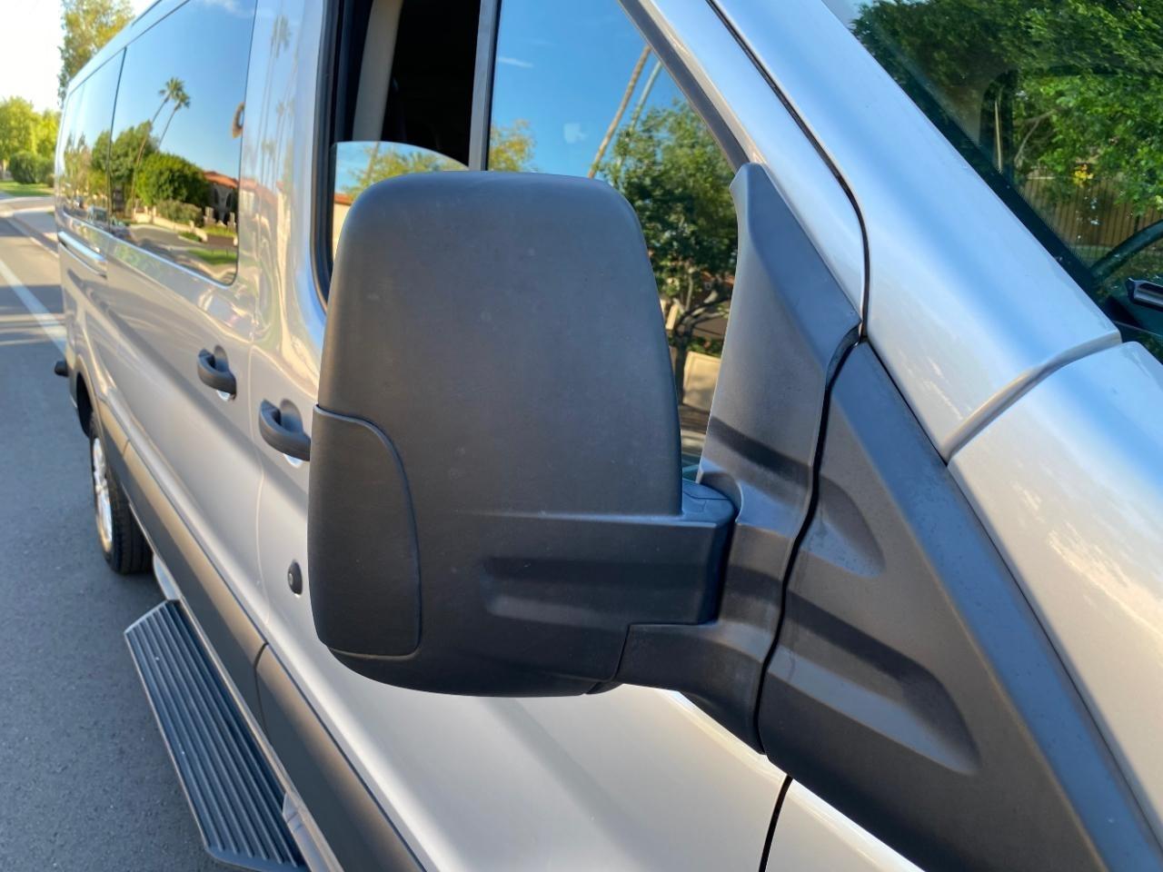 Ford Transit 350 Wagon Low Roof XLT w/Sliding Pass. 148-in. WB 2017