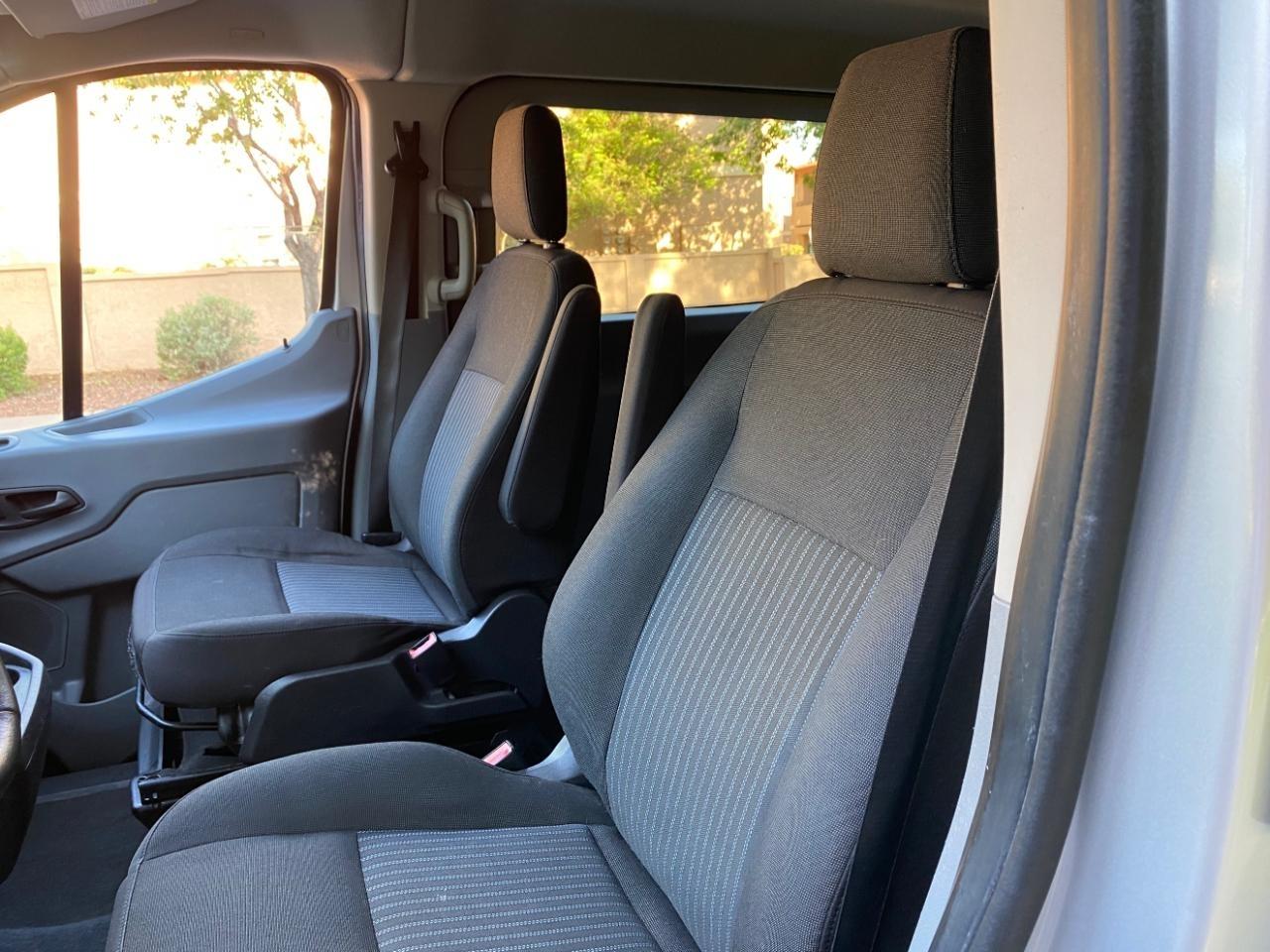 Ford Transit 350 Wagon Low Roof XLT w/Sliding Pass. 148-in. WB 2017