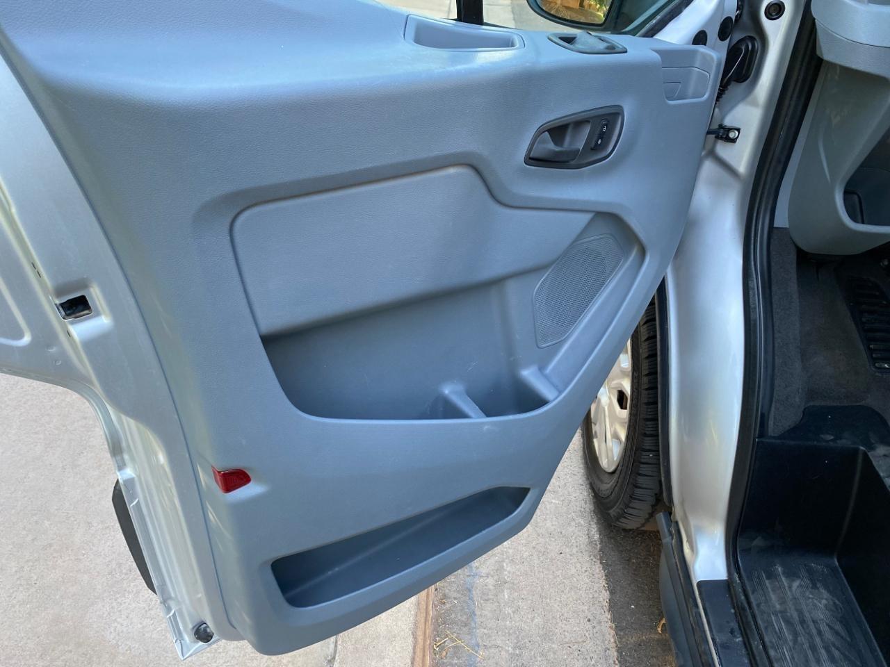 Ford Transit 350 Wagon Low Roof XLT w/Sliding Pass. 148-in. WB 2017