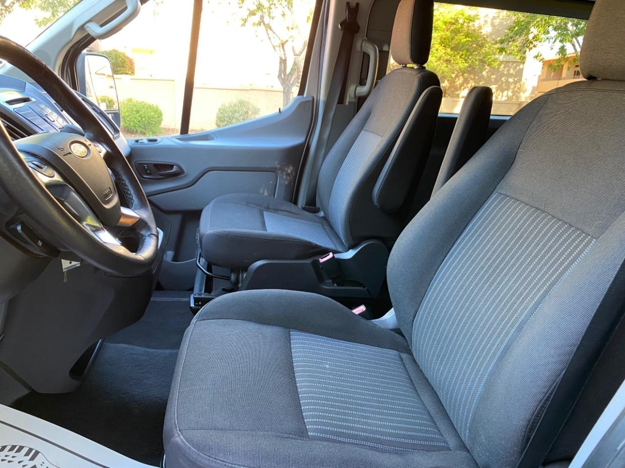 Ford Transit 350 Wagon Low Roof XLT w/Sliding Pass. 148-in. WB 2017