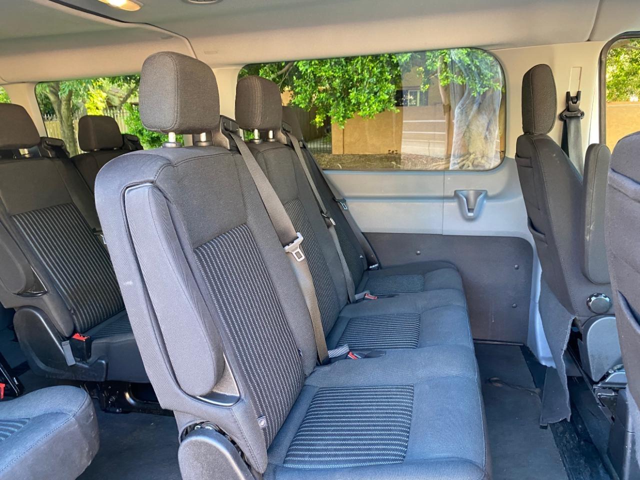 Ford Transit 350 Wagon Low Roof XLT w/Sliding Pass. 148-in. WB 2017