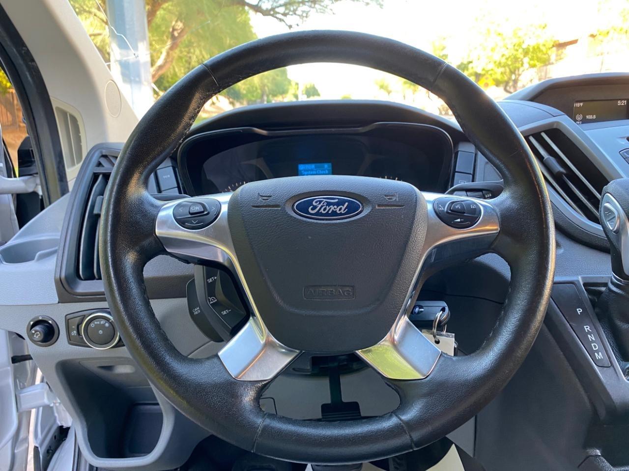 Ford Transit 350 Wagon Low Roof XLT w/Sliding Pass. 148-in. WB 2017