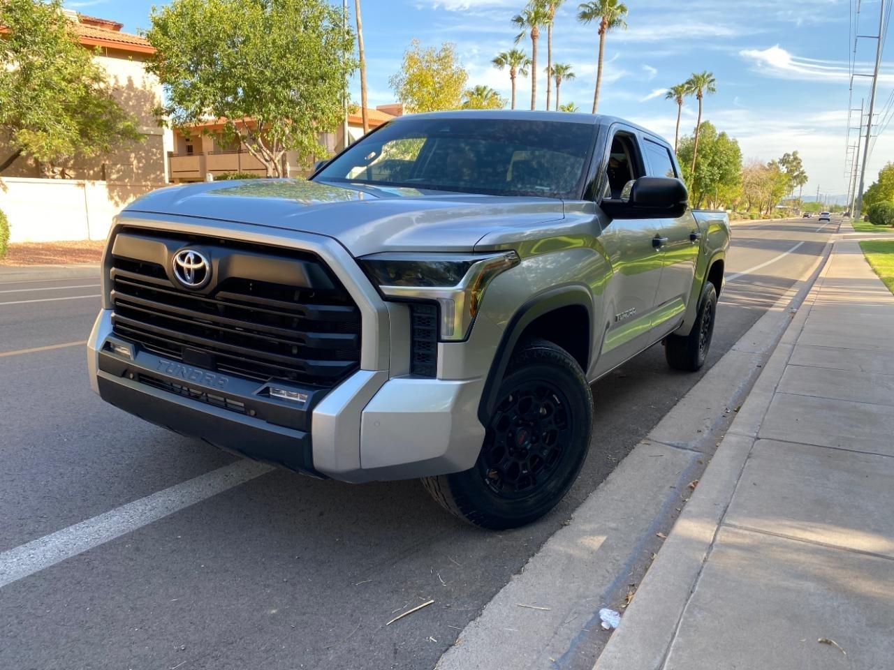 Toyota Tundra SR5 CrewMax 4WD 2022