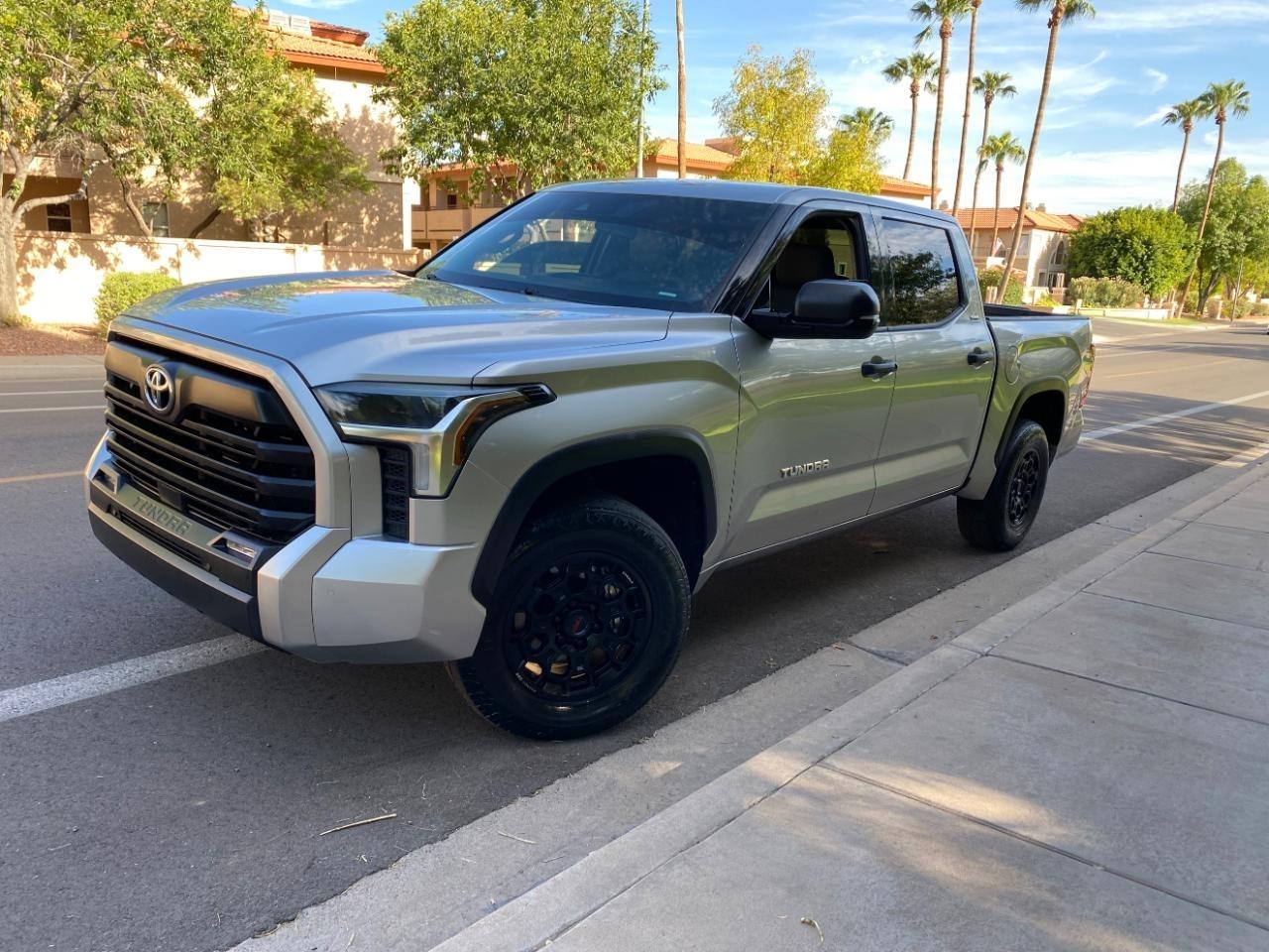 Toyota Tundra SR5 CrewMax 4WD 2022