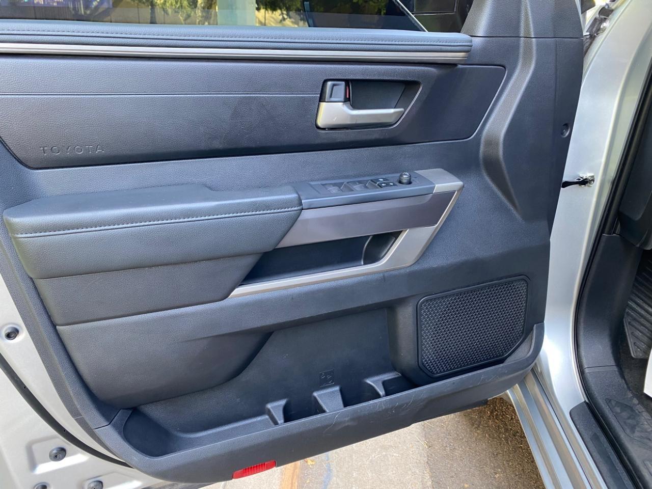 Toyota Tundra SR5 CrewMax 4WD 2022