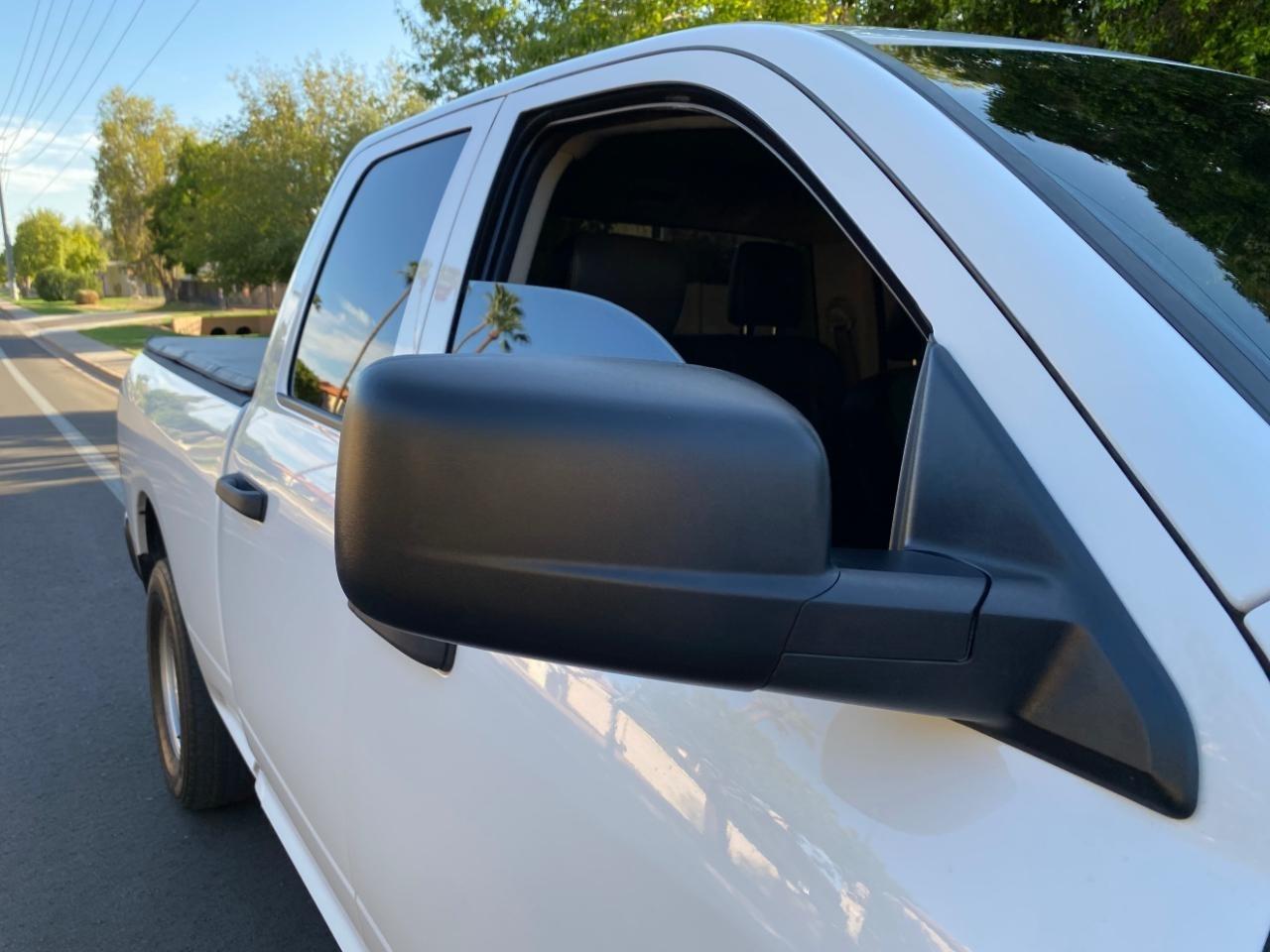 RAM 1500 Classic Tradesman Quad Cab 4WD 2022