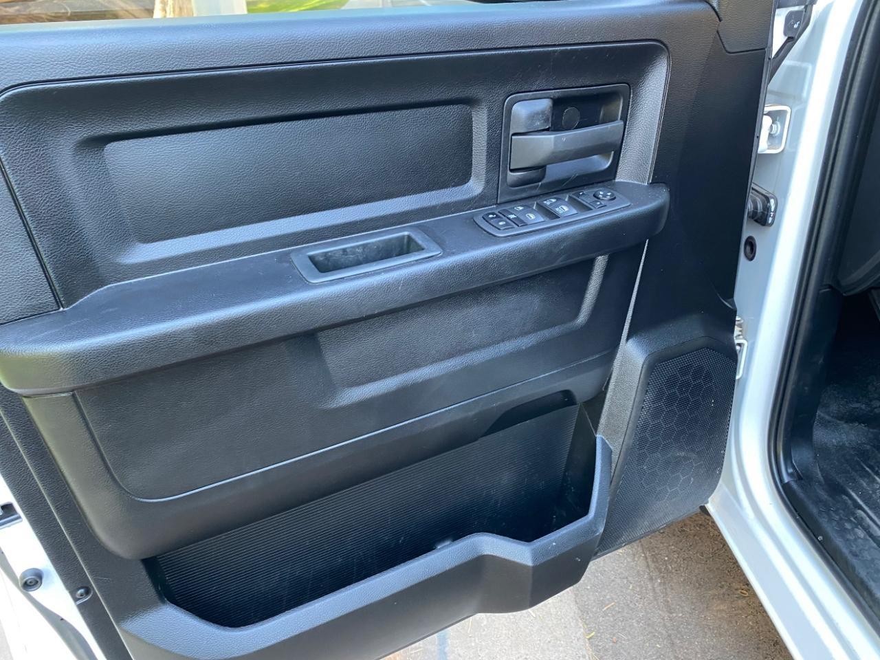 RAM 1500 Classic Tradesman Quad Cab 4WD 2022