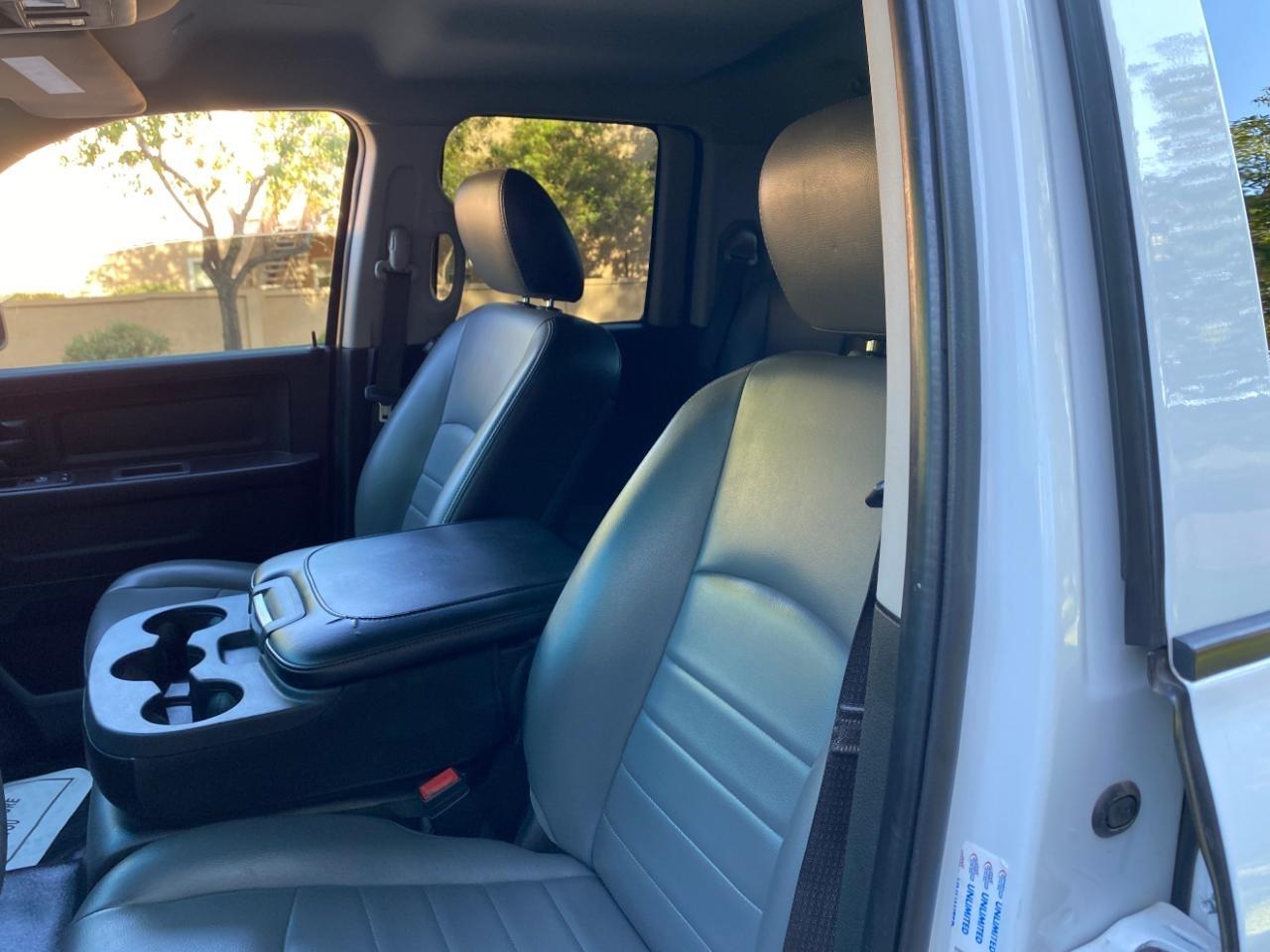 RAM 1500 Classic Tradesman Quad Cab 4WD 2022