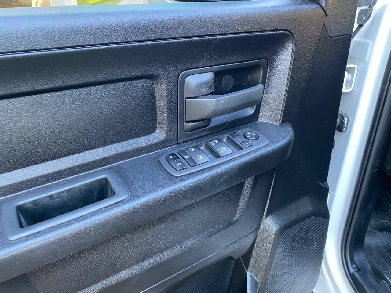 RAM 1500 Classic Tradesman Quad Cab 4WD 2022