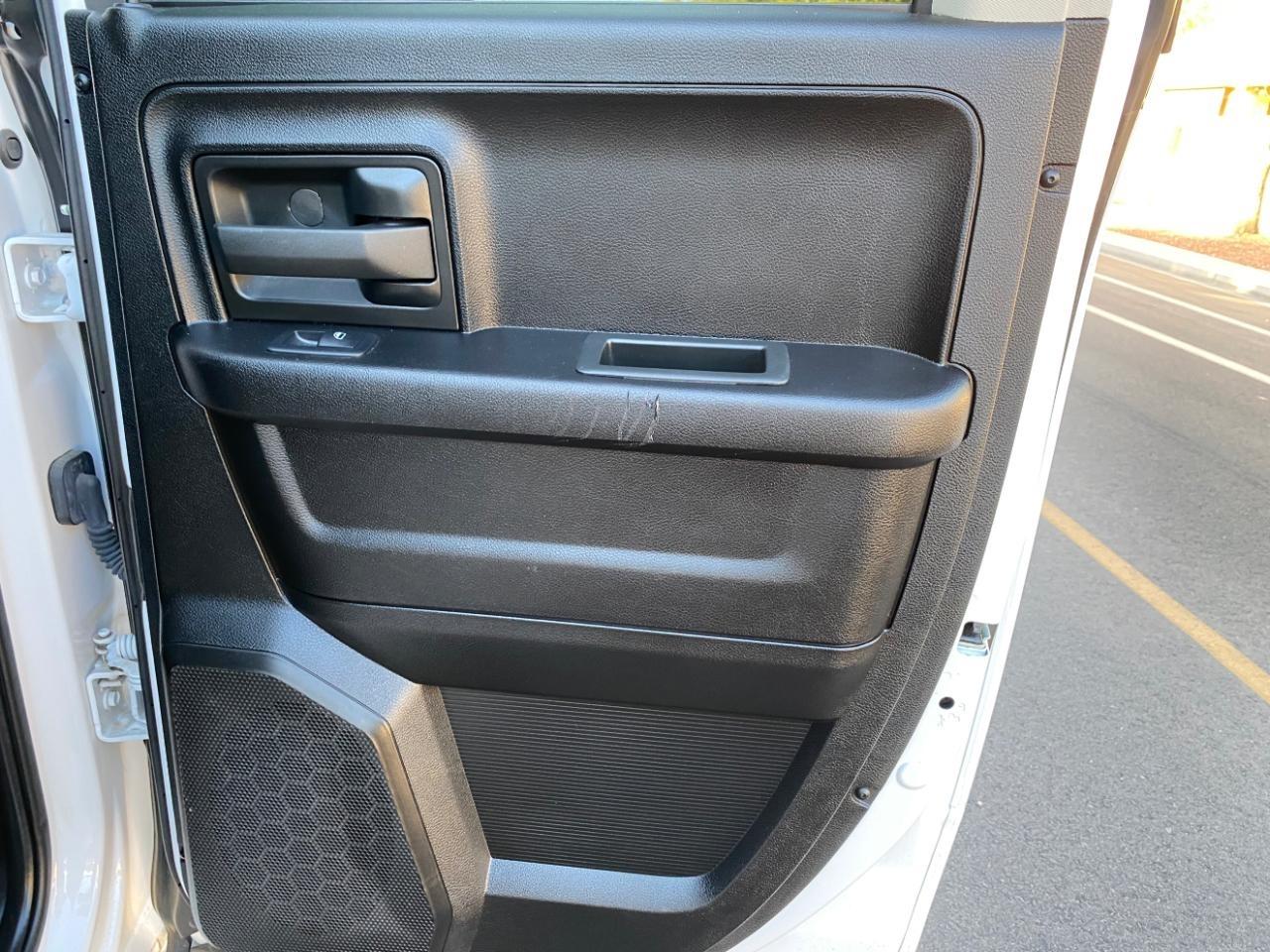 RAM 1500 Classic Tradesman Quad Cab 4WD 2022