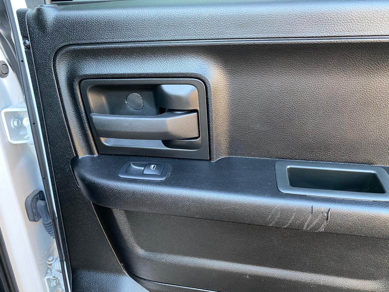 RAM 1500 Classic Tradesman Quad Cab 4WD 2022