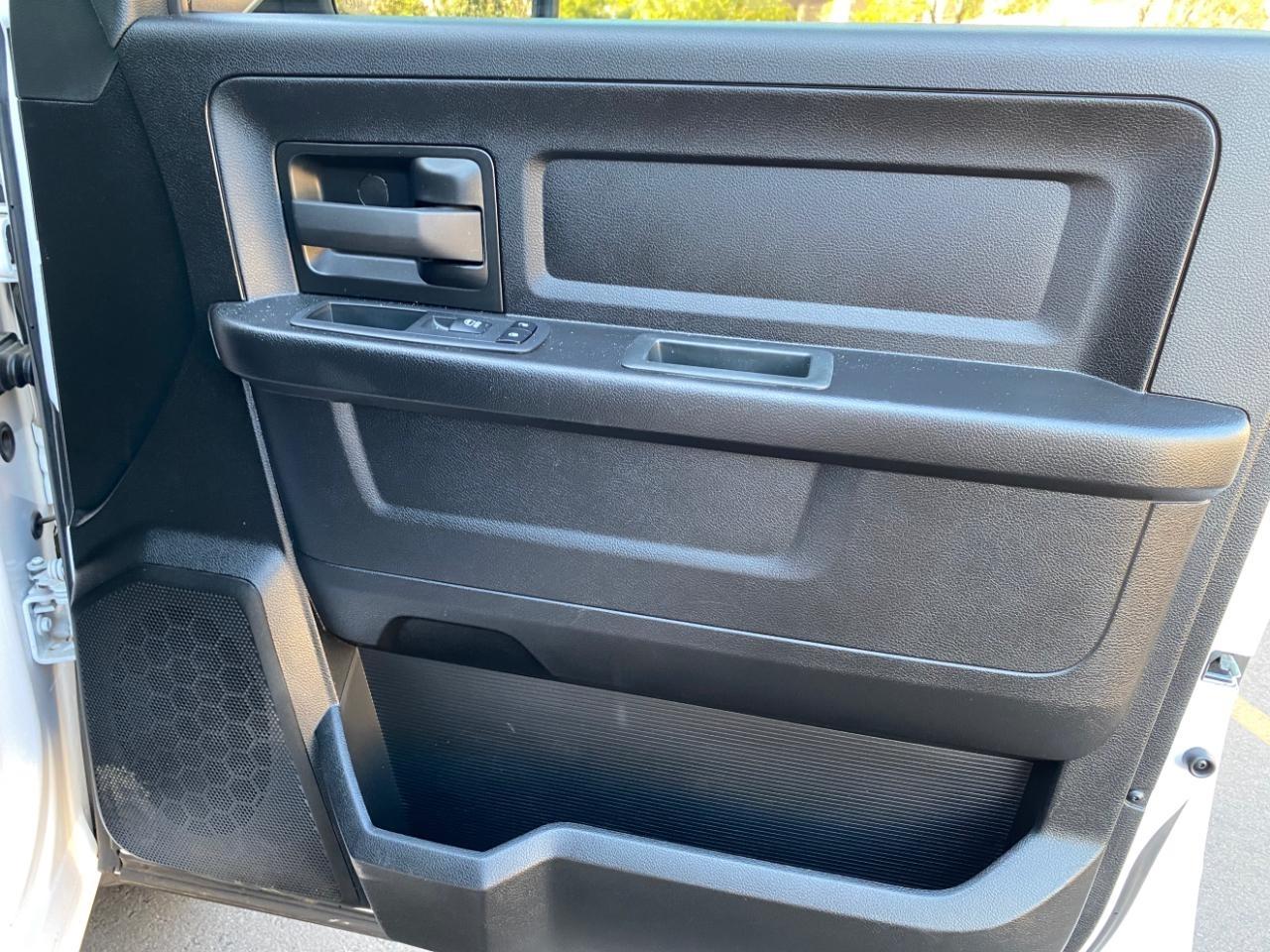RAM 1500 Classic Tradesman Quad Cab 4WD 2022