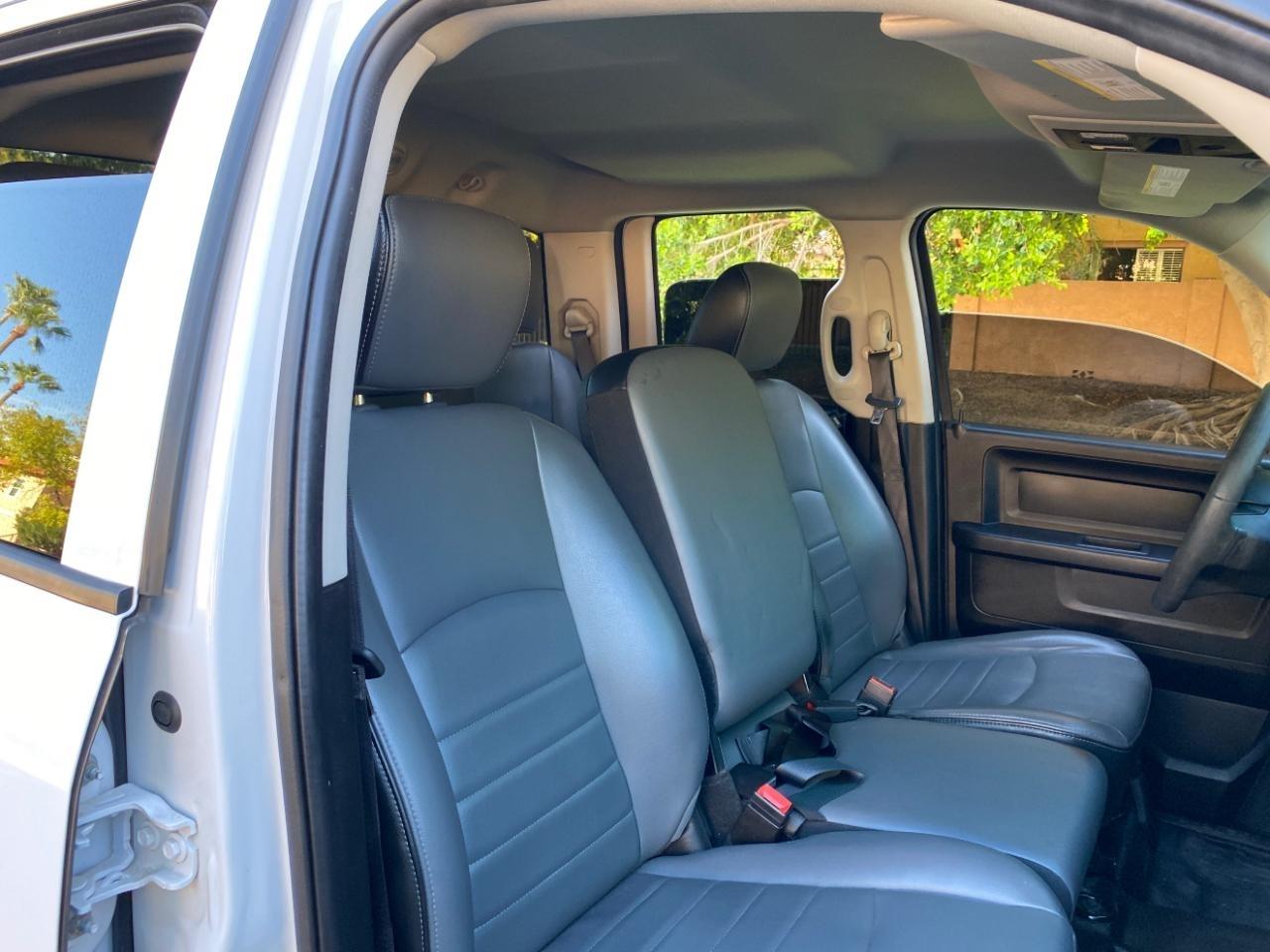 RAM 1500 Classic Tradesman Quad Cab 4WD 2022