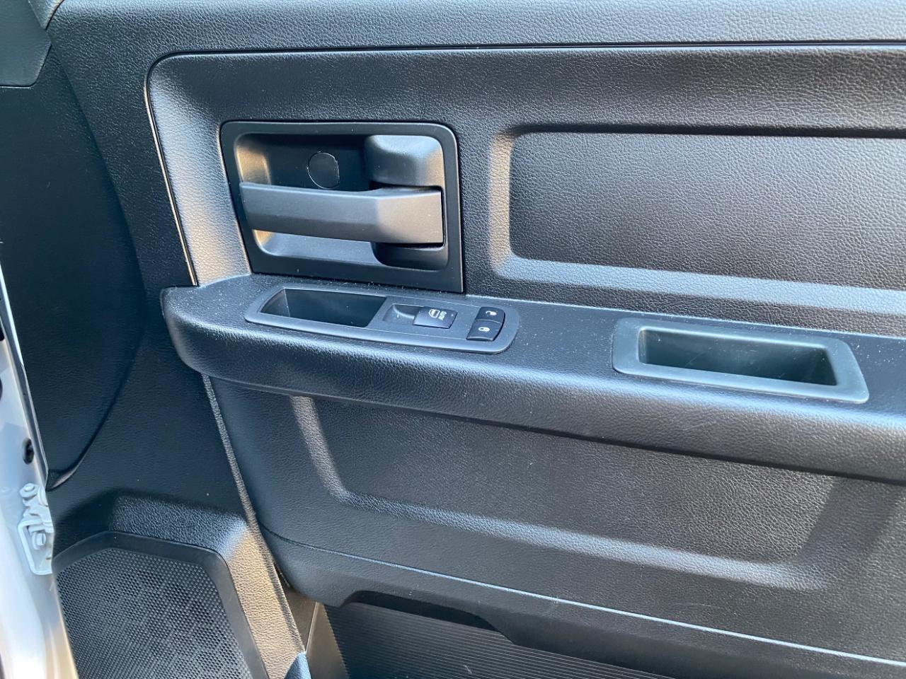 RAM 1500 Classic Tradesman Quad Cab 4WD 2022