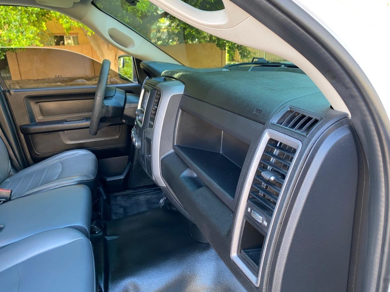 RAM 1500 Classic Tradesman Quad Cab 4WD 2022