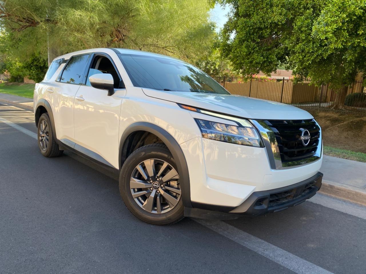 Nissan Pathfinder S 2022