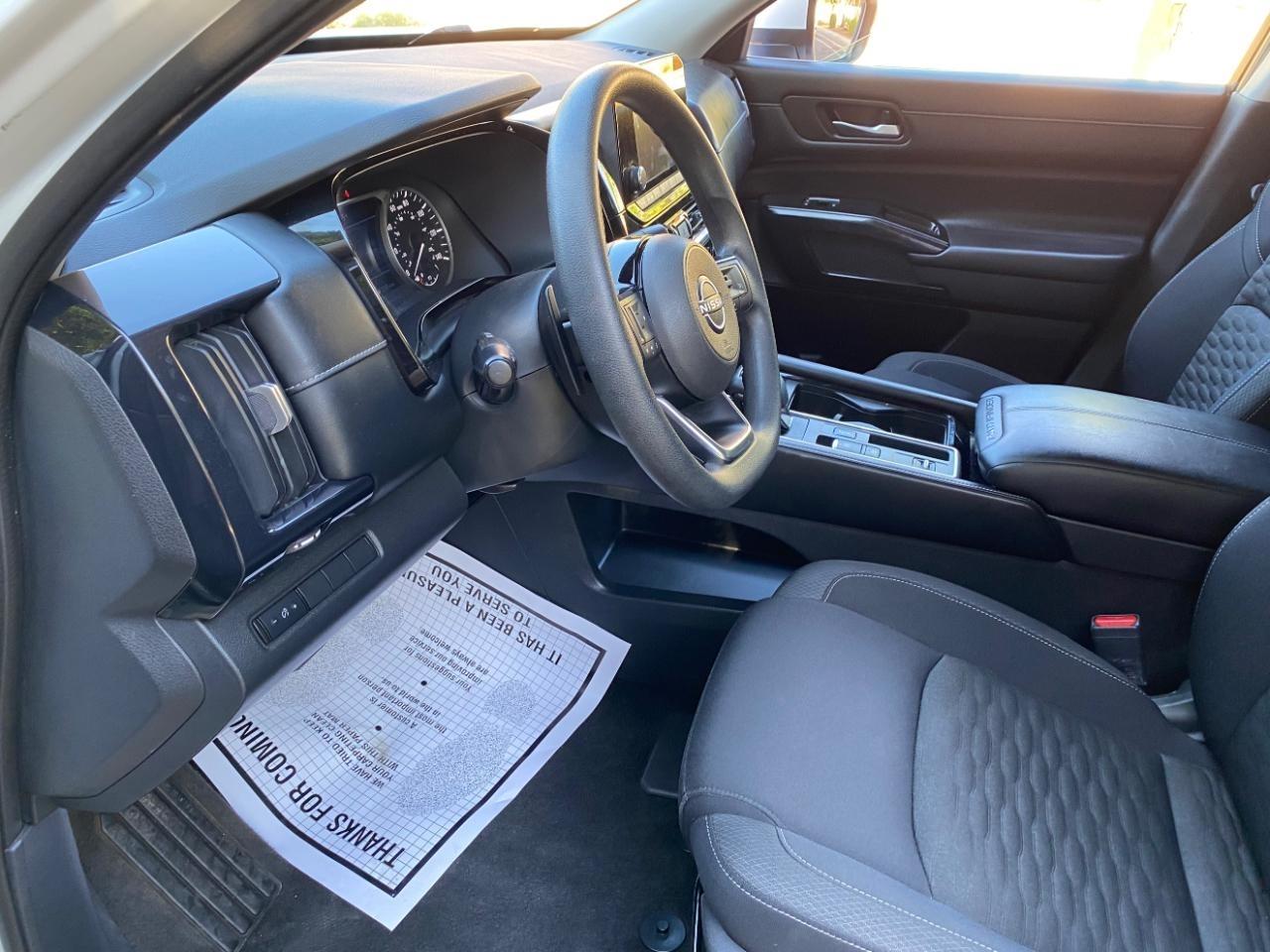 Nissan Pathfinder S 2022