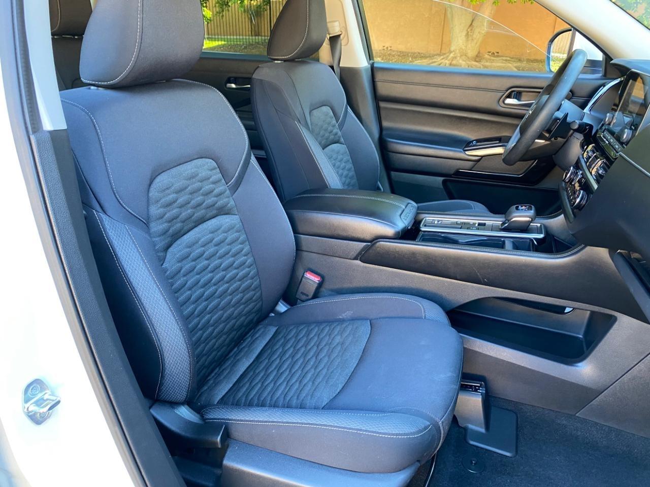 Nissan Pathfinder S 2022