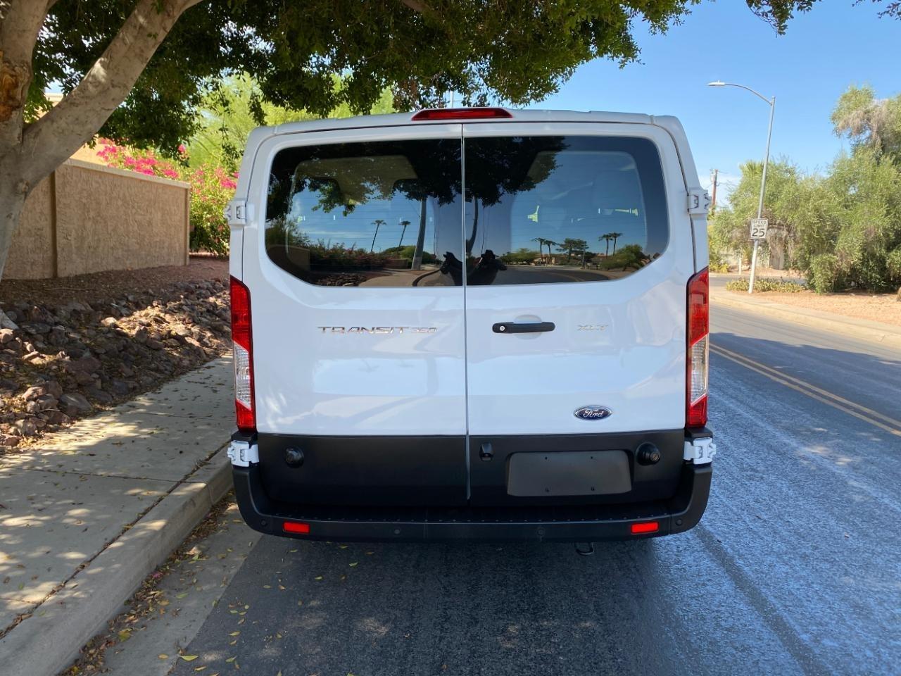Ford Transit 350 Wagon Low Roof XLT w/Sliding Pass. 148-in. WB 2024