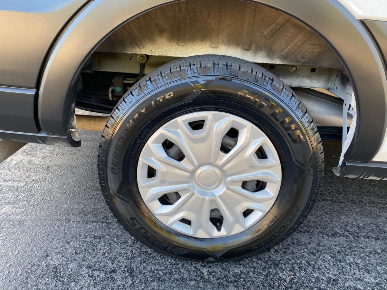 Ford Transit 350 Wagon Low Roof XLT w/Sliding Pass. 148-in. WB 2024
