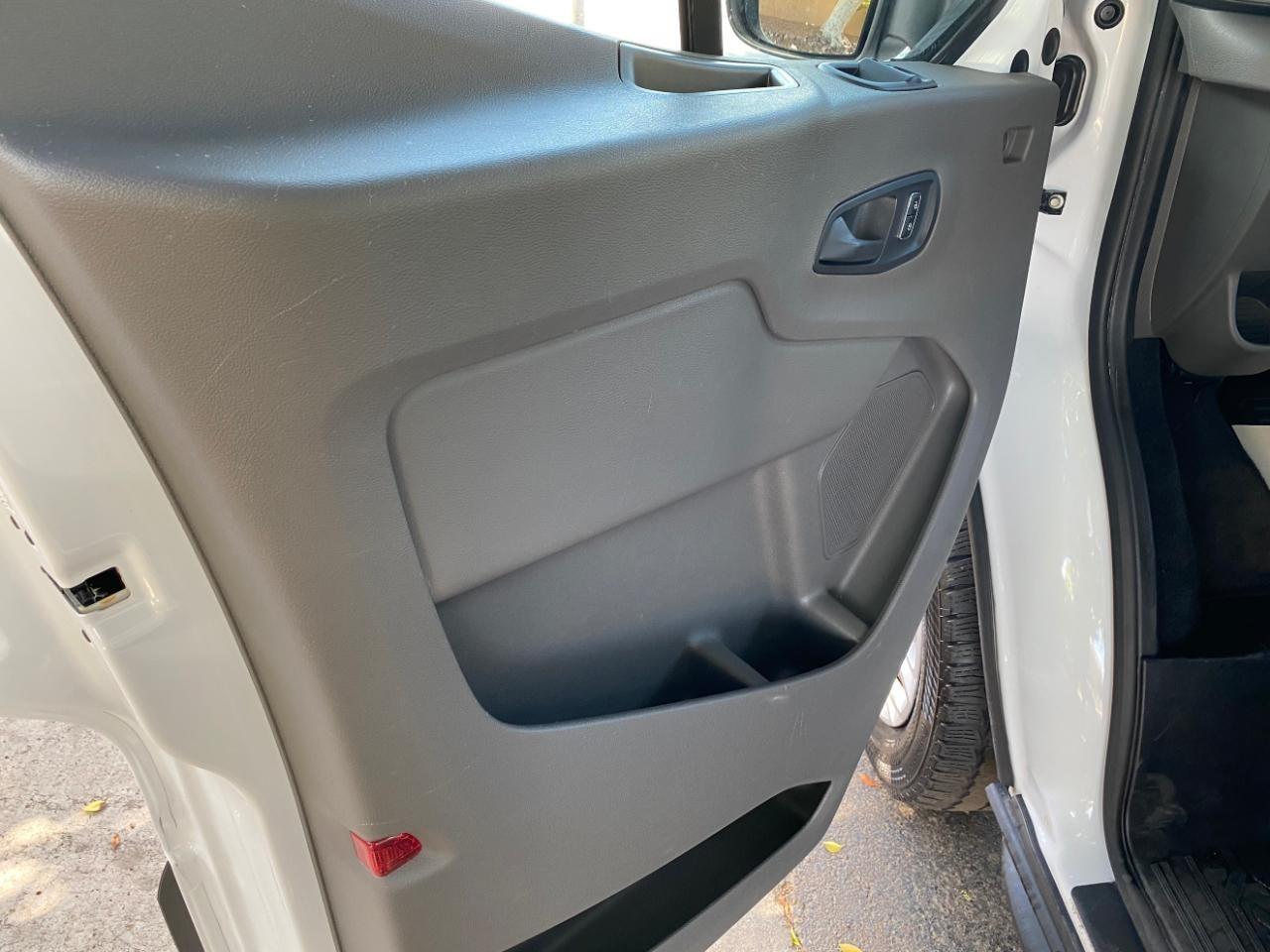 Ford Transit 350 Wagon Low Roof XLT w/Sliding Pass. 148-in. WB 2024