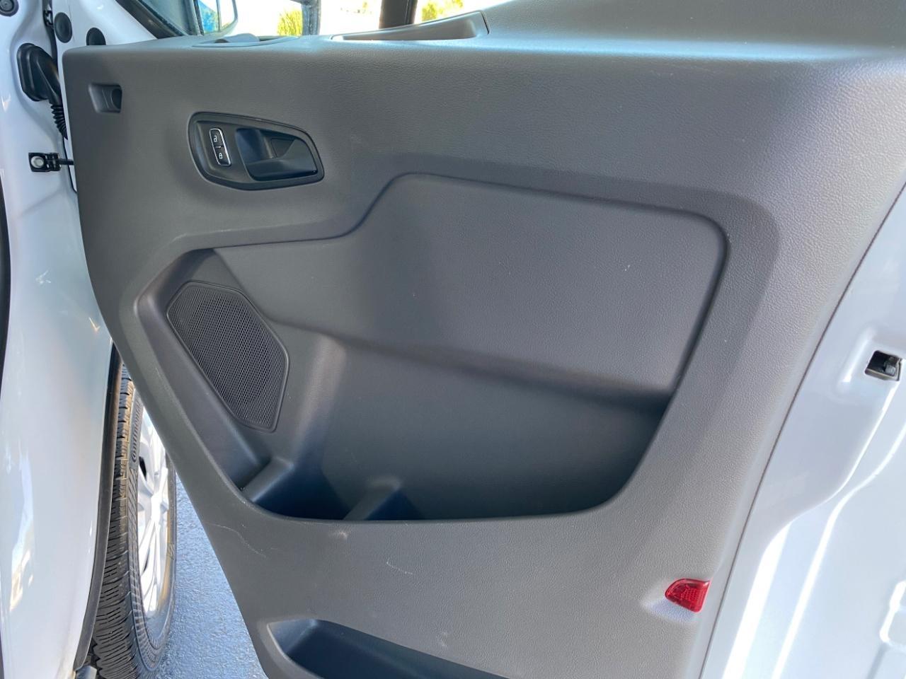 Ford Transit 350 Wagon Low Roof XLT w/Sliding Pass. 148-in. WB 2024
