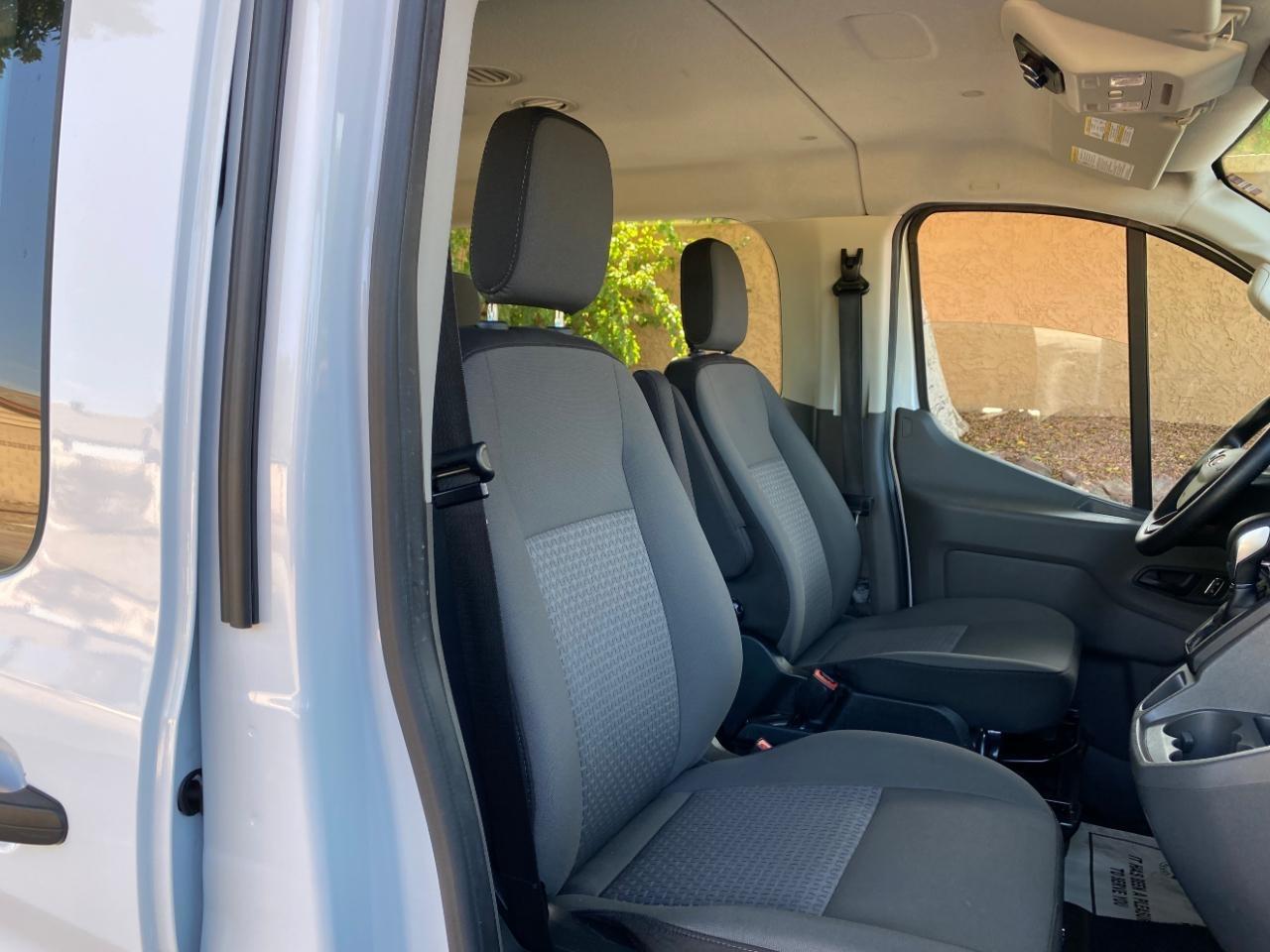 Ford Transit 350 Wagon Low Roof XLT w/Sliding Pass. 148-in. WB 2024