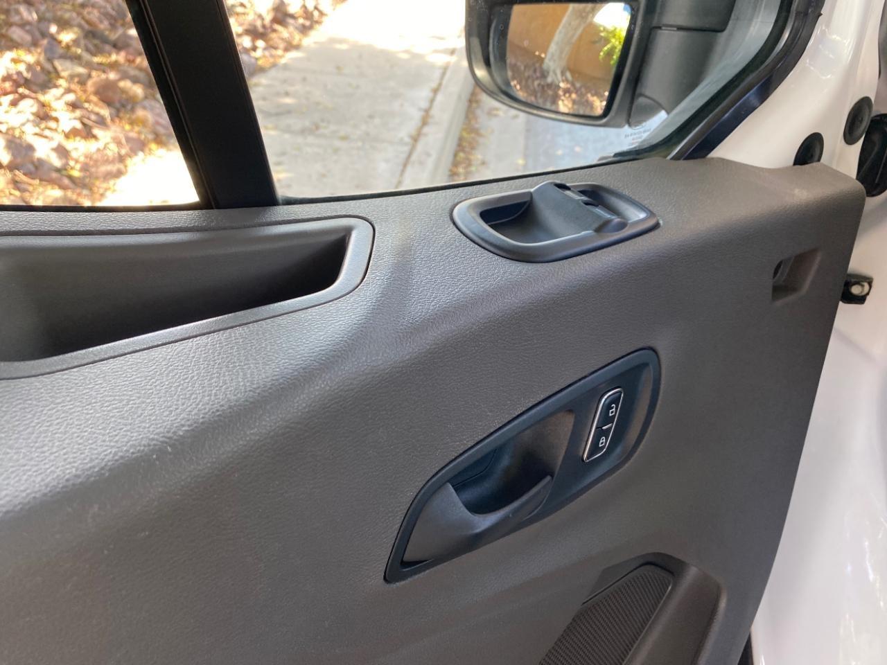 Ford Transit 350 Wagon Low Roof XLT w/Sliding Pass. 148-in. WB 2024
