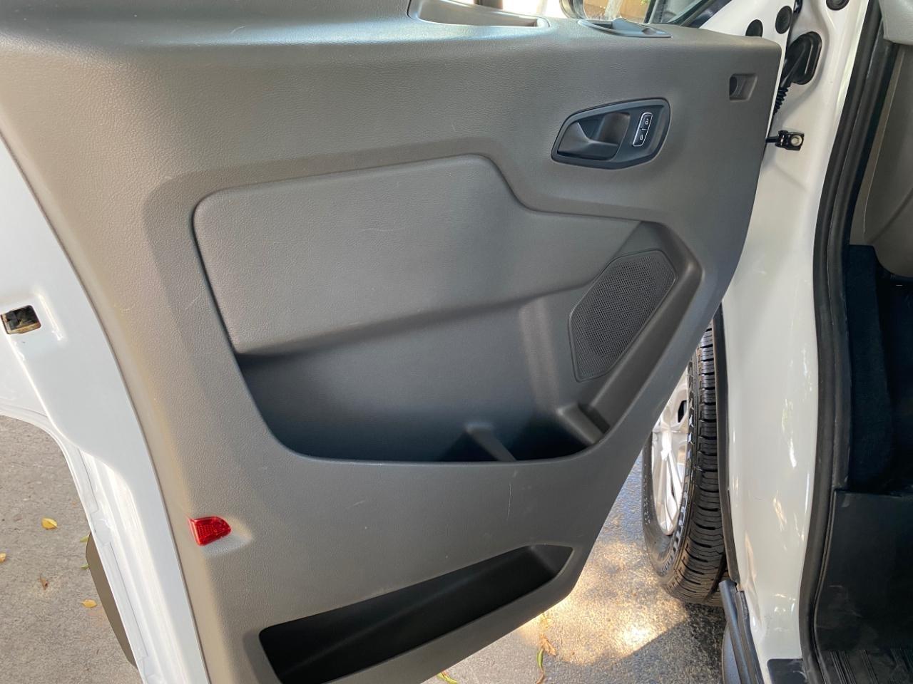 Ford Transit 350 Wagon Low Roof XLT w/Sliding Pass. 148-in. WB 2024