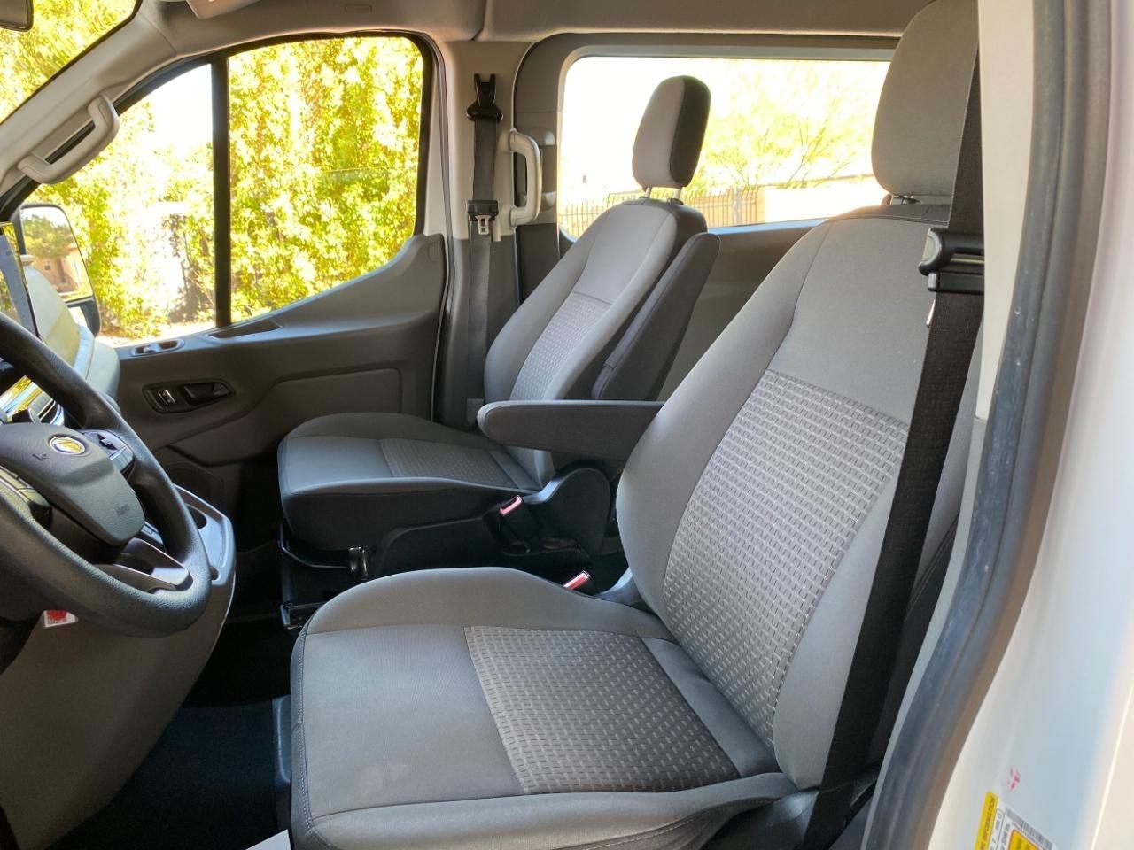 Ford Transit 350 Wagon Low Roof XLT w/Sliding Pass. 148-in. WB 2024