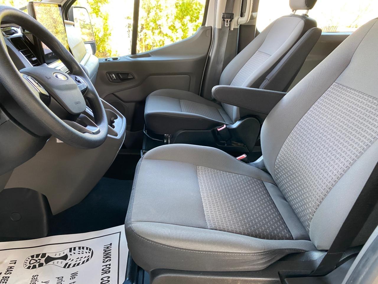 Ford Transit 350 Wagon Low Roof XLT w/Sliding Pass. 148-in. WB 2024