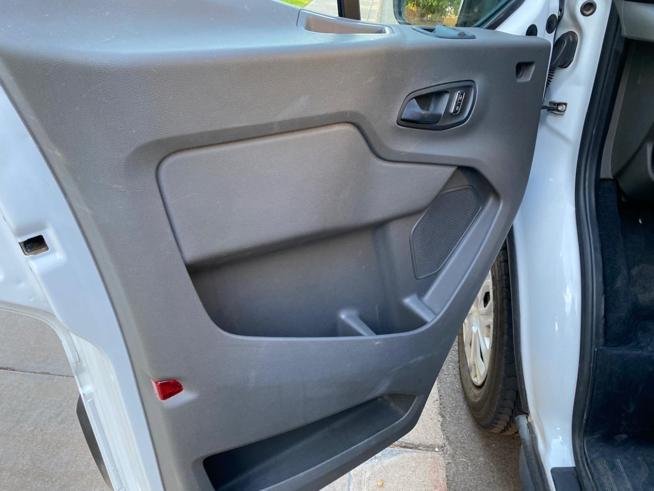 Ford Transit 350 Wagon Low Roof XLT w/Sliding Pass. 148-in. WB 2024