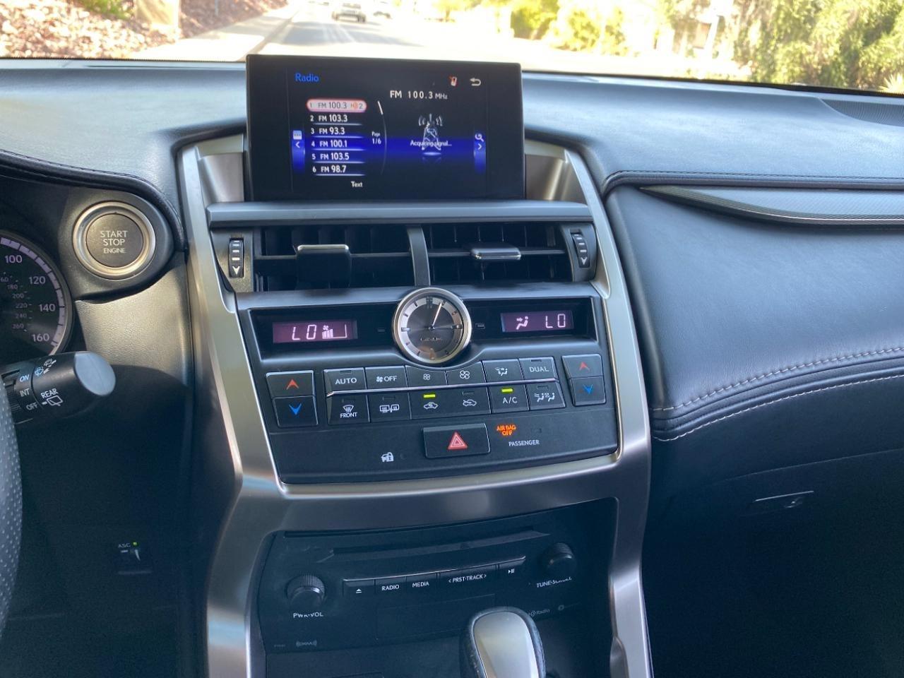 Lexus NX 200t FWD 2017