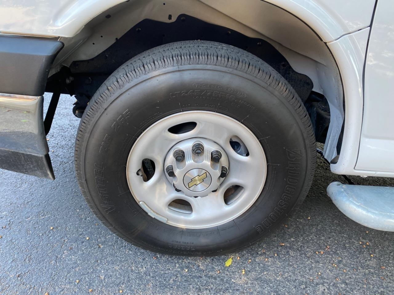 Chevrolet Express 2500 Cargo 2025