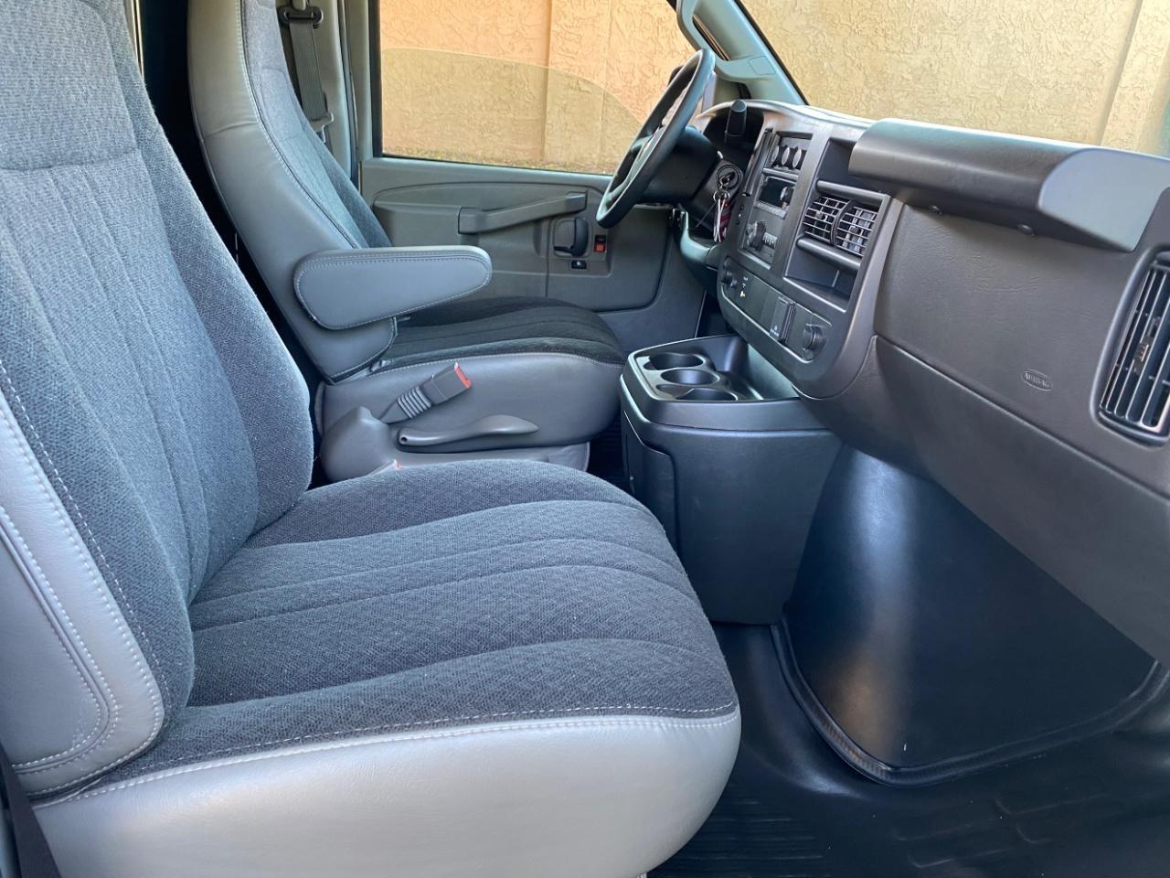 Chevrolet Express 2500 Cargo 2025