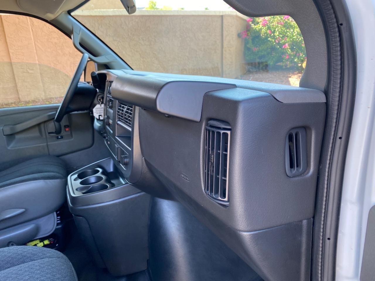 Chevrolet Express 2500 Cargo 2025