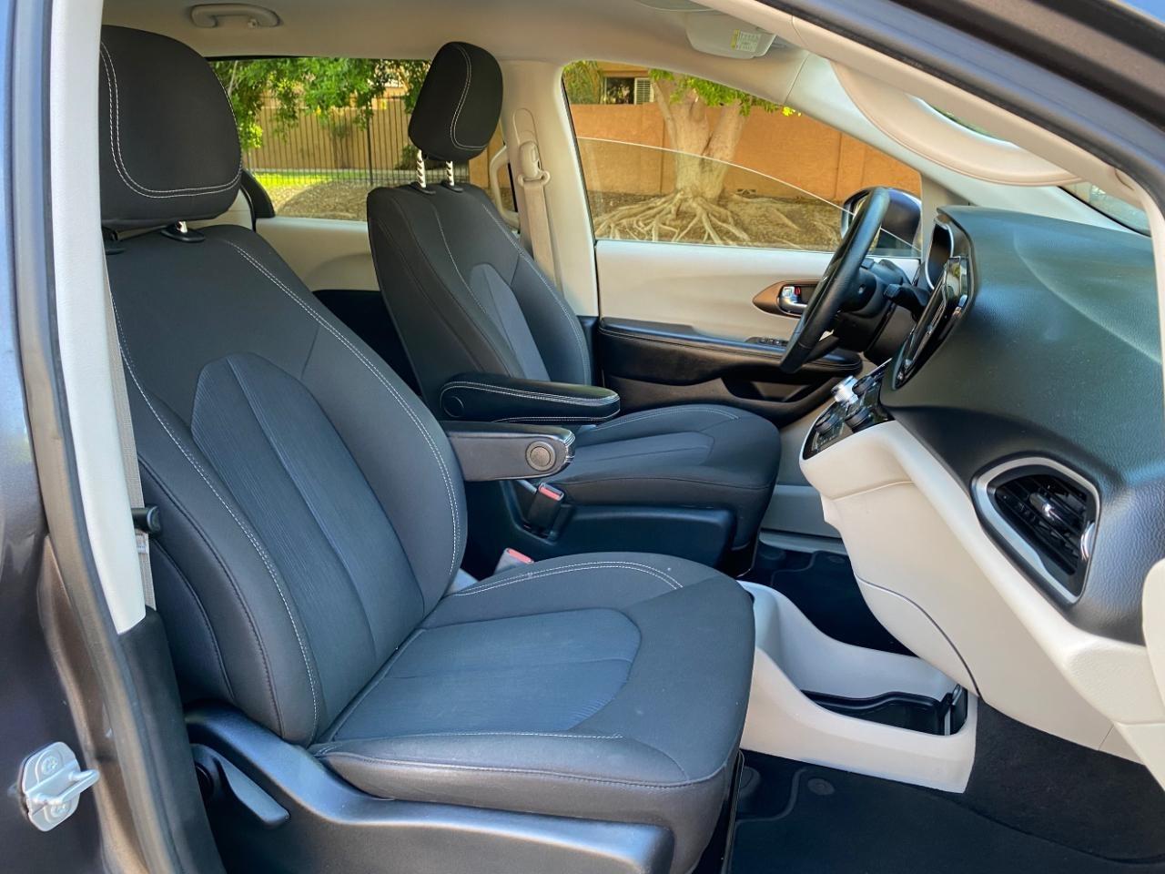 Chrysler Voyager L 2021
