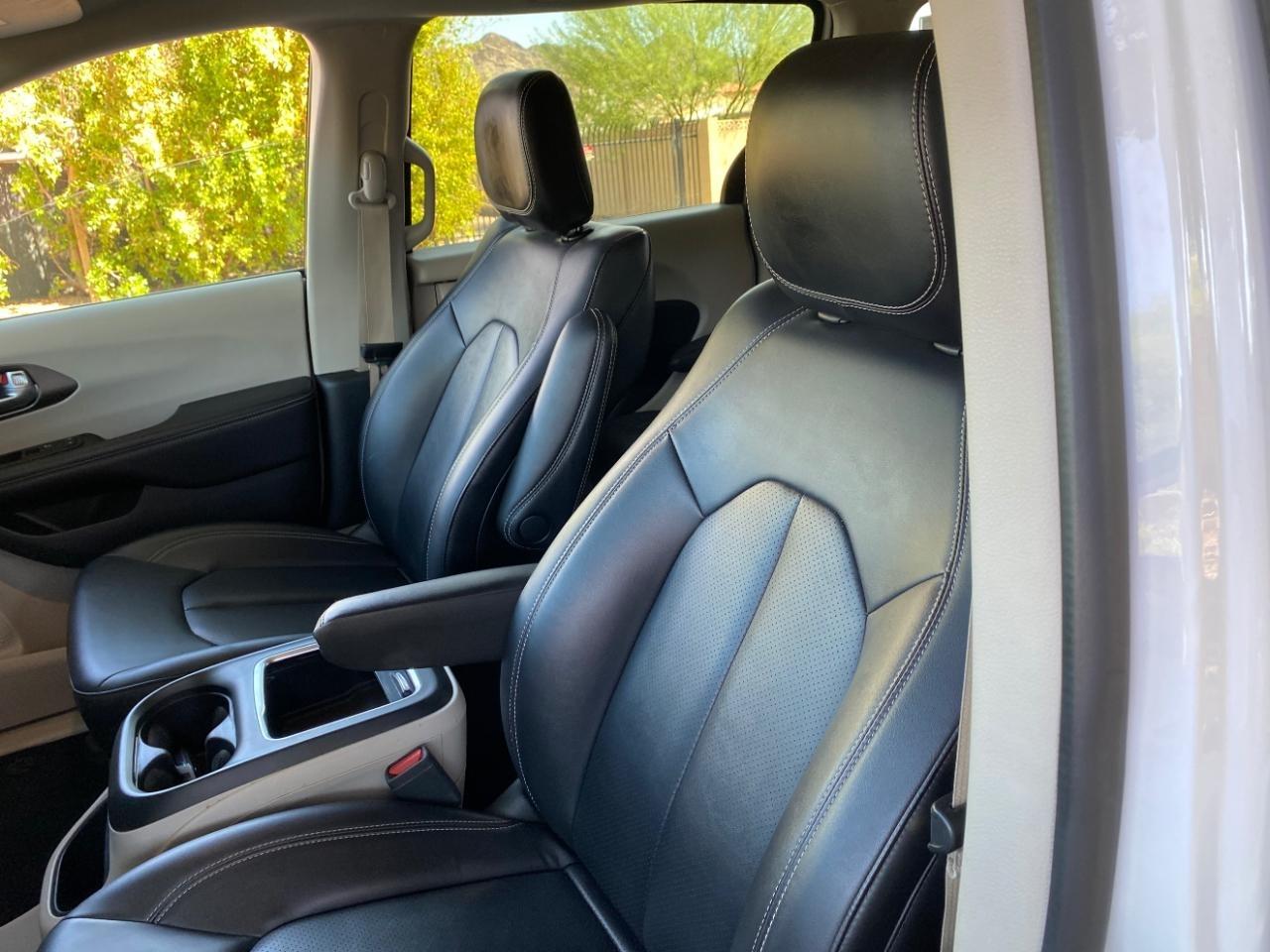 Chrysler Pacifica Hybrid Select 2024