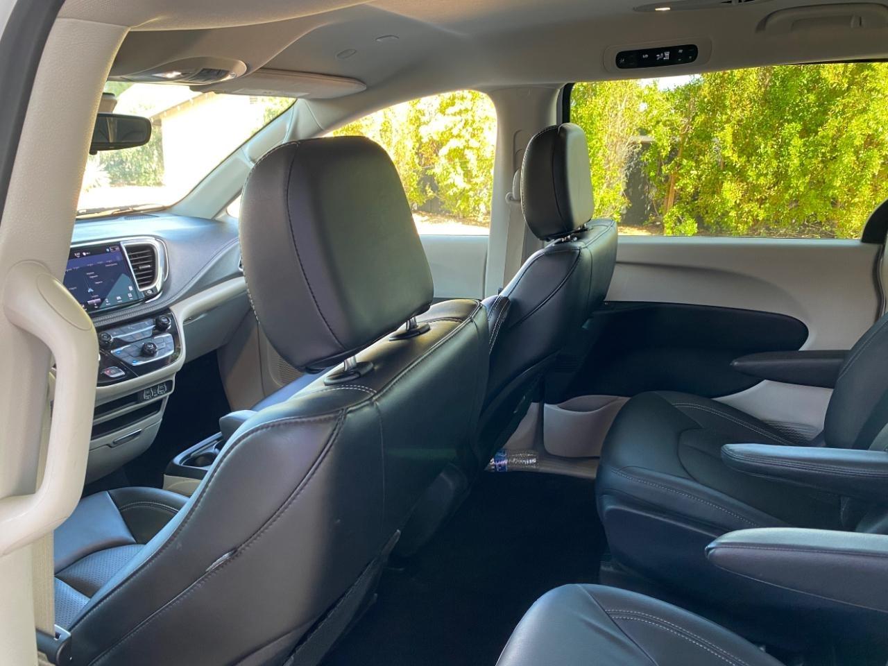 Chrysler Pacifica Hybrid Select 2024