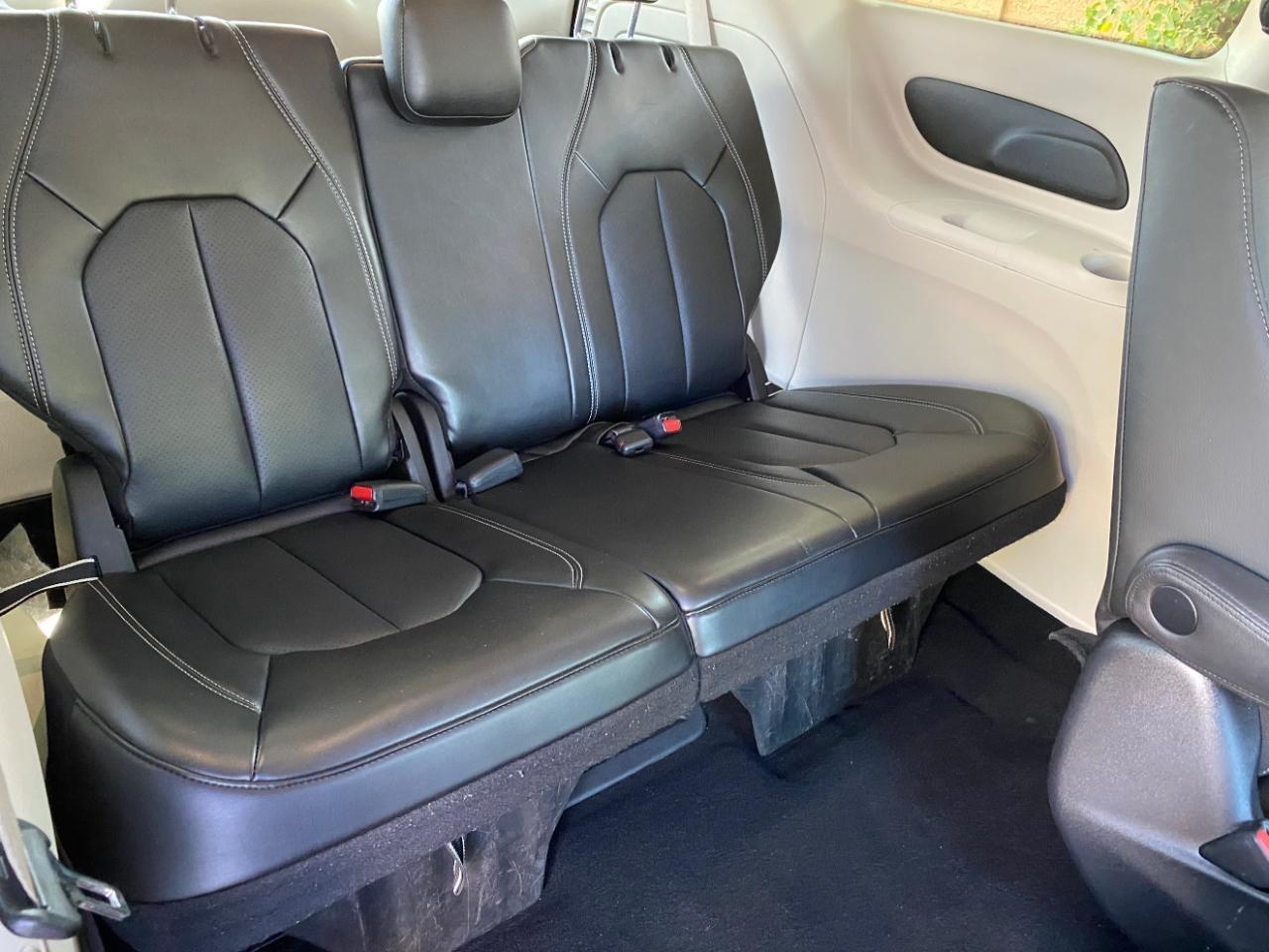 Chrysler Pacifica Hybrid Select 2024