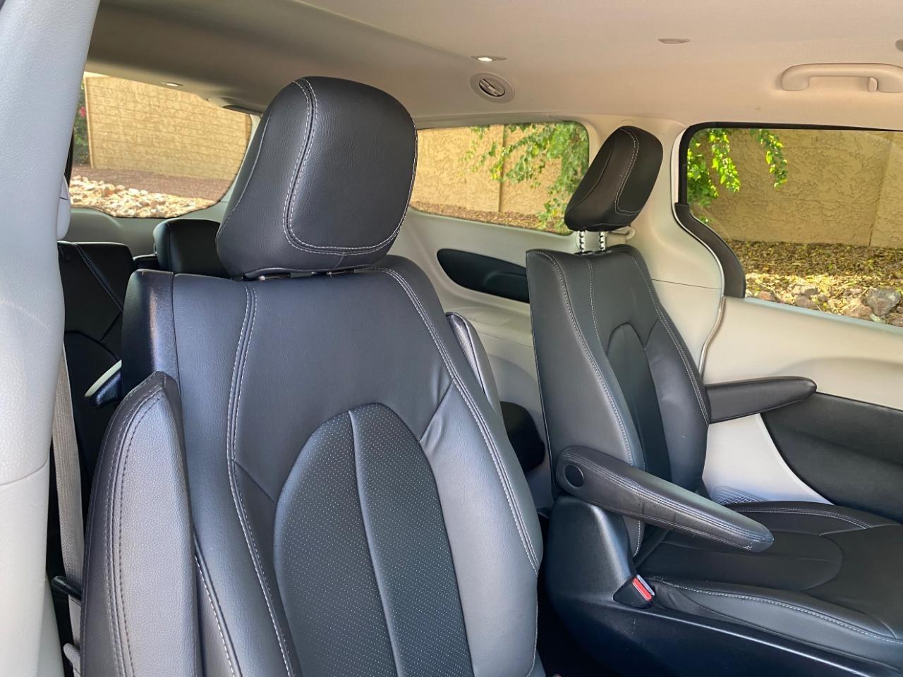 Chrysler Pacifica Hybrid Select 2024