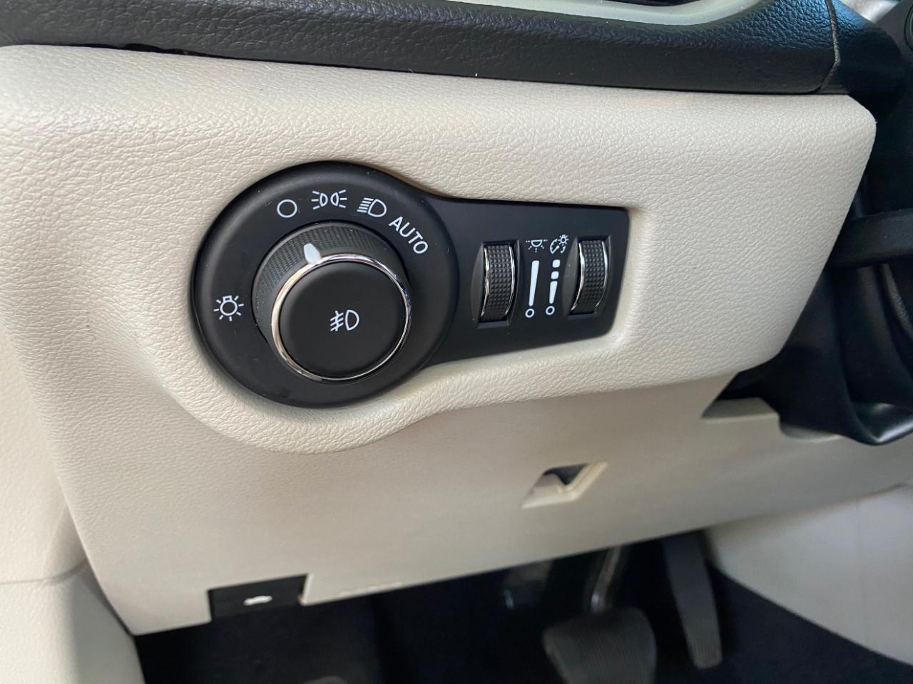 Chrysler Pacifica Hybrid Select 2024