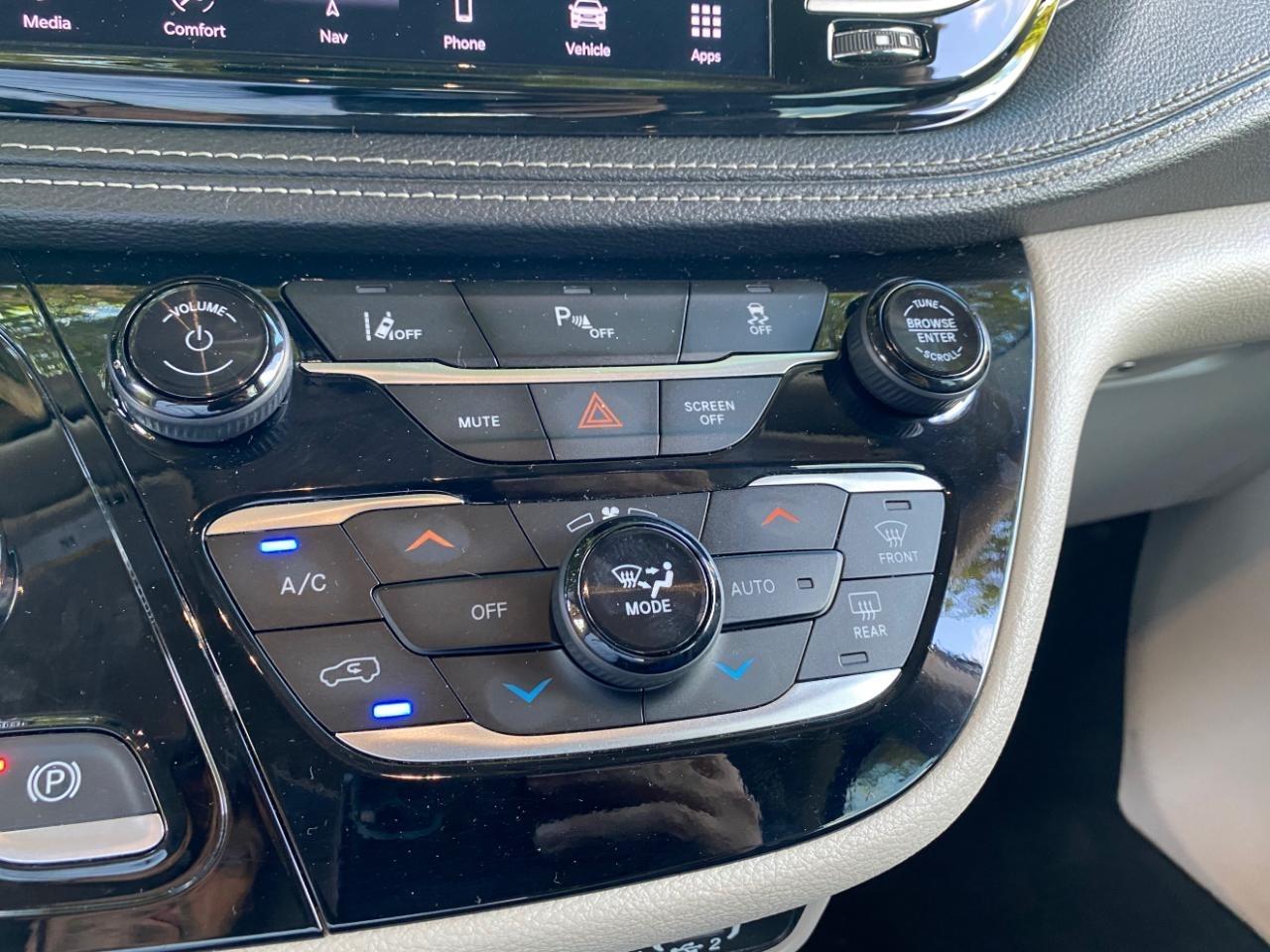 Chrysler Pacifica Hybrid Select 2024